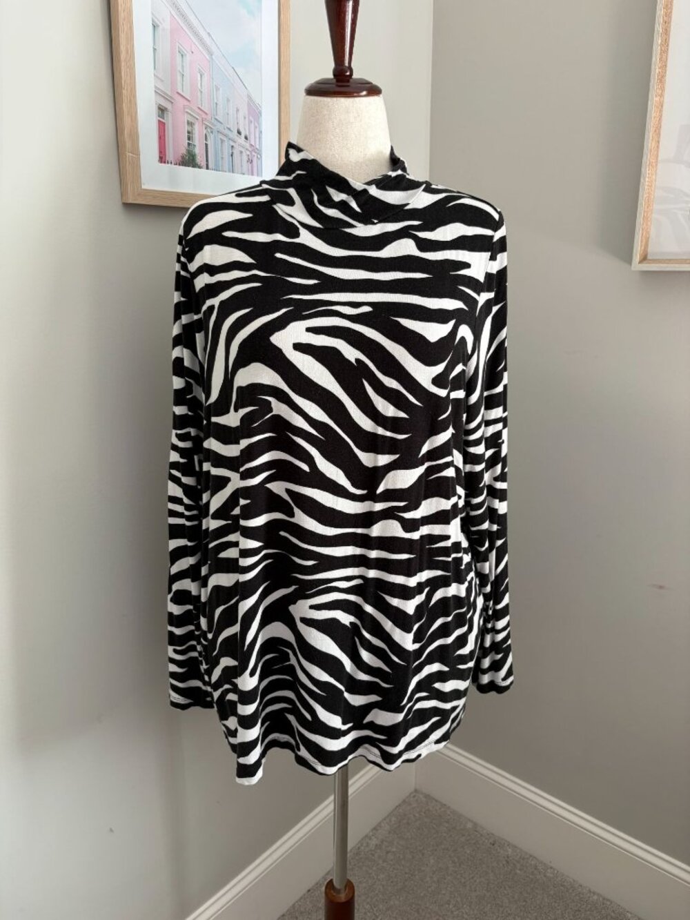 Chicos Womens Zebra Print Long Sleeve Top XXL Black&White Stretchy Touch of Cool